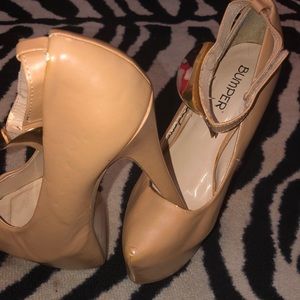 Tan platform heel